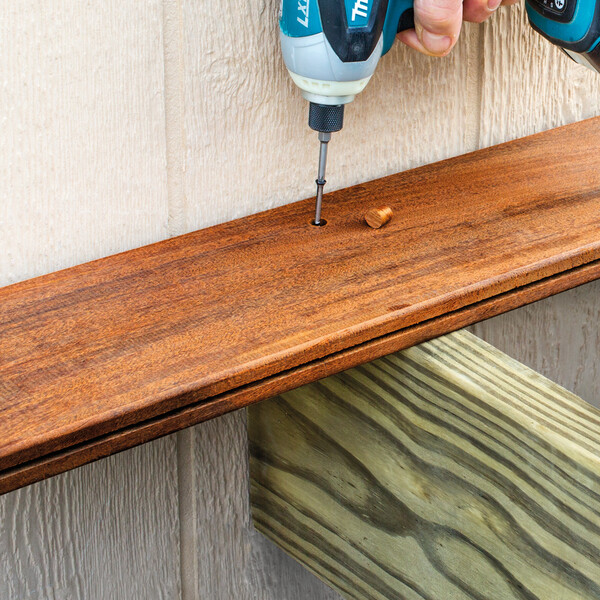 Fastgørelse af hårdttræ terrassebrædder